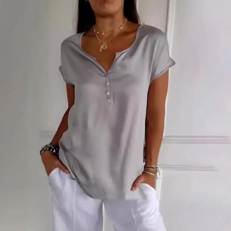Yana – Elegant V-Neck Top